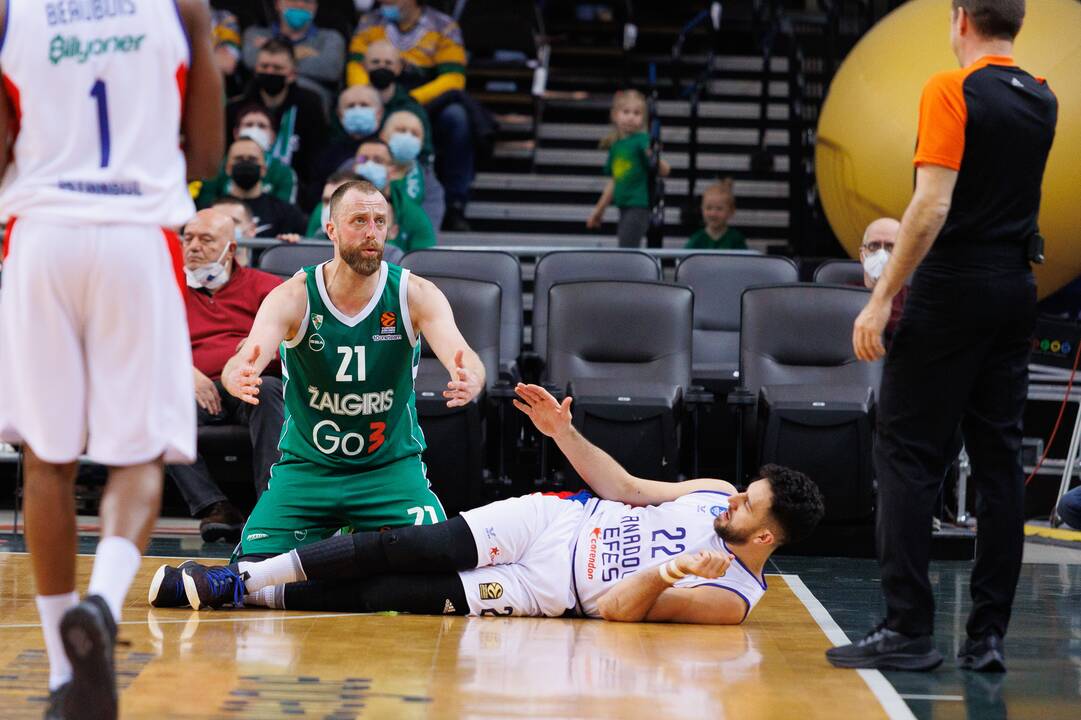 Uždelsė: per ketvirtą mačo su „Anadolu Efes“ kėlinį „Žalgiris“ pelnė 31 tašką, per pirmus tris – 40.