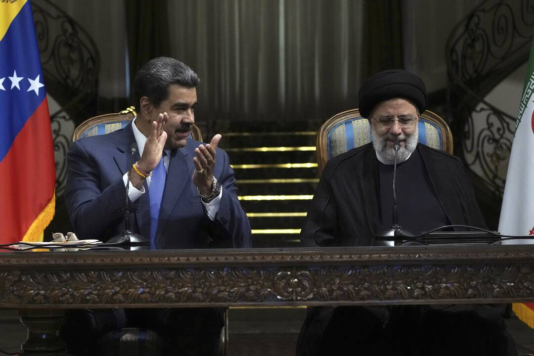 Iš kairės: Nicolas Maduro ir Ebrahimas Raisi