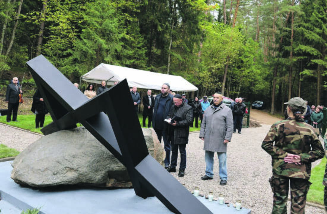 Šventovė: Kauno vyskupijos, bendruomenės ir savivaldybės pastangomis atstatytą Kulautuvos Mergelės Marijos Vardo bažnyčią pašventino vyskupas Kęstutis Kėvalas.