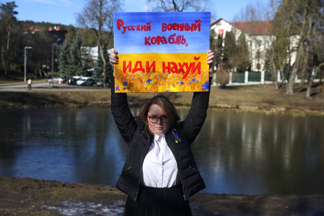 Moterų protesto akcija prieš Rusijos agresiją Ukrainoje