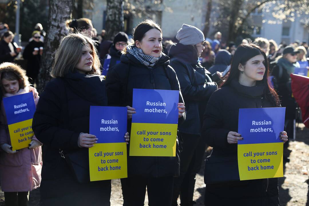 Moterų protesto akcija prieš Rusijos agresiją Ukrainoje