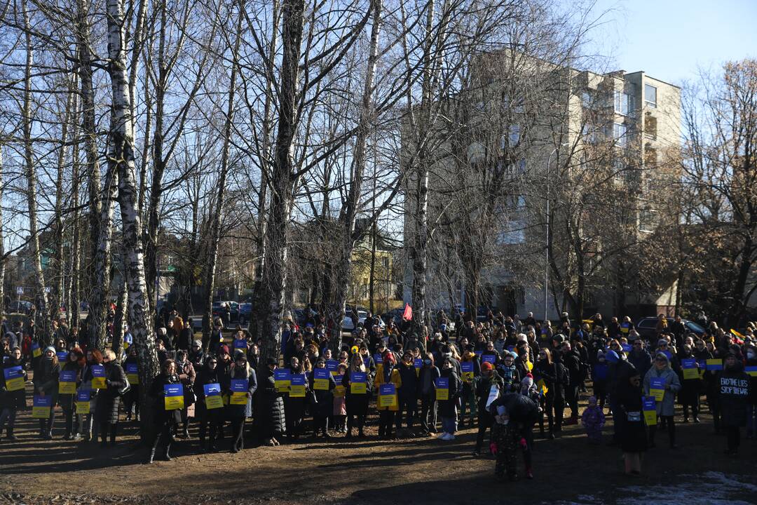 Moterų protesto akcija prieš Rusijos agresiją Ukrainoje