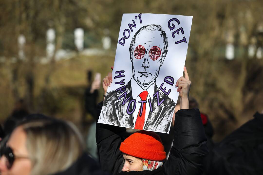 Moterų protesto akcija prieš Rusijos agresiją Ukrainoje