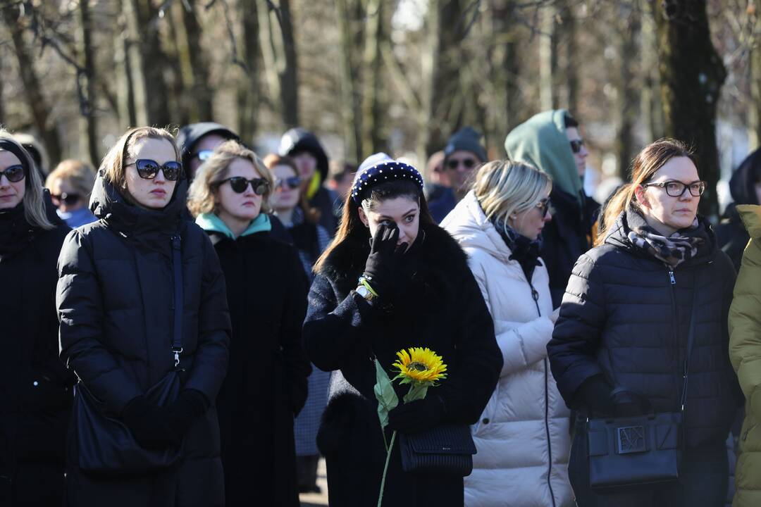 Moterų protesto akcija prieš Rusijos agresiją Ukrainoje