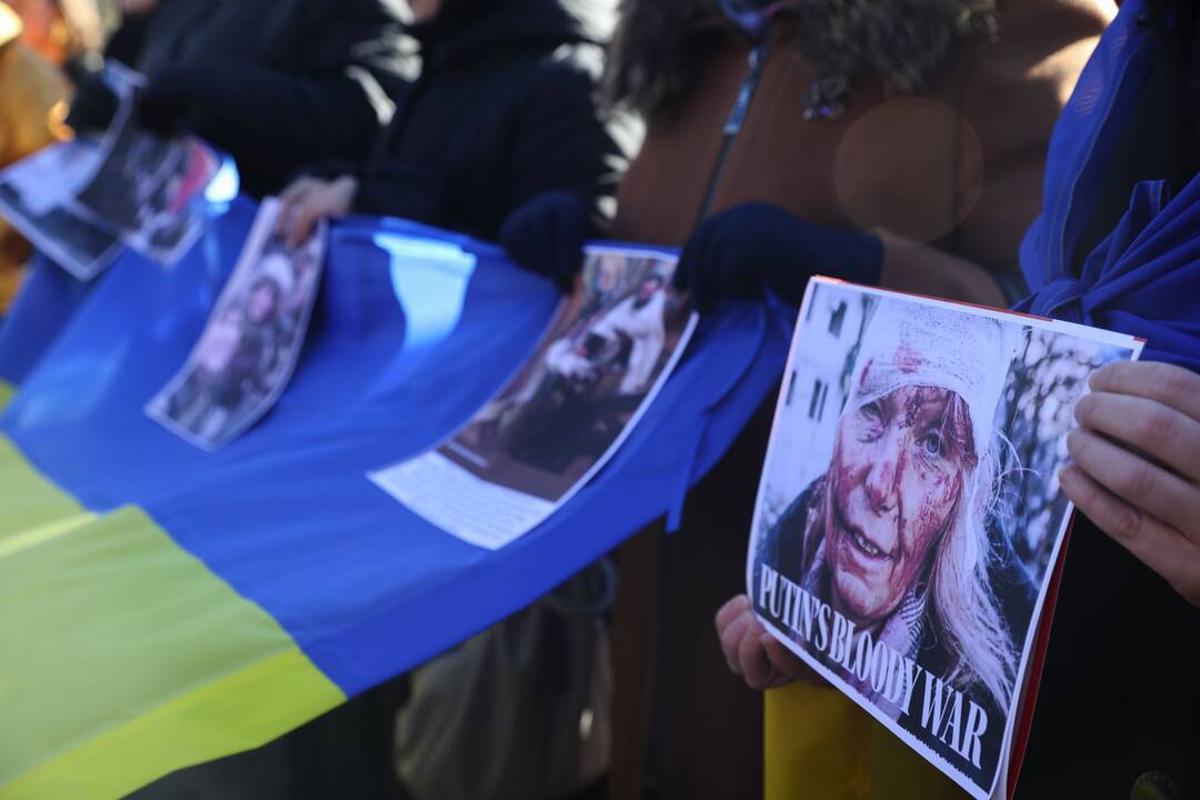 Moterų protesto akcija prieš Rusijos agresiją Ukrainoje
