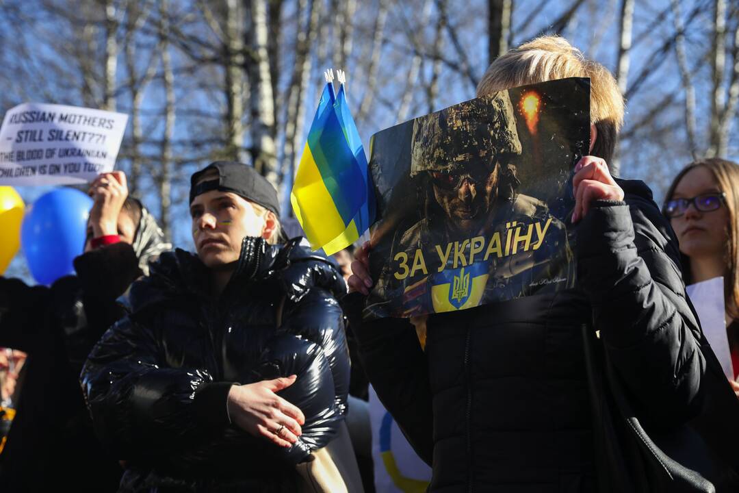 Moterų protesto akcija prieš Rusijos agresiją Ukrainoje