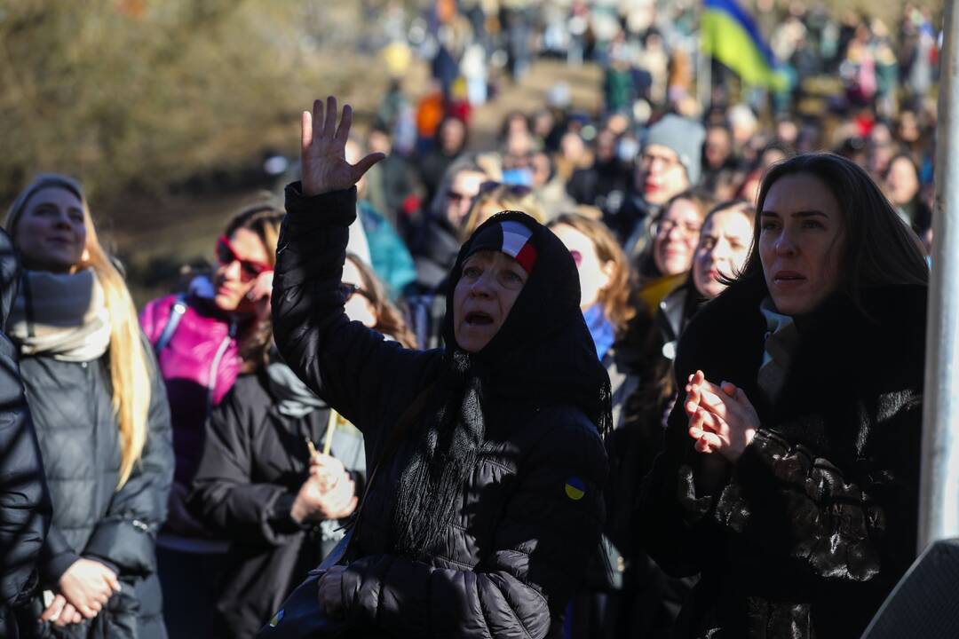 Moterų protesto akcija prieš Rusijos agresiją Ukrainoje