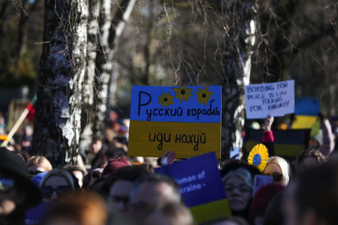 Moterų protesto akcija prieš Rusijos agresiją Ukrainoje