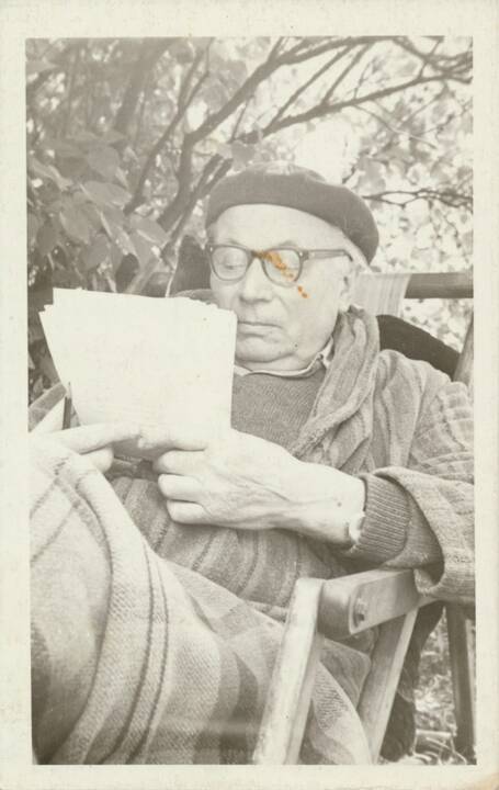 Akimirka: J.Grušas ir šuo Arielis. 1984 m.