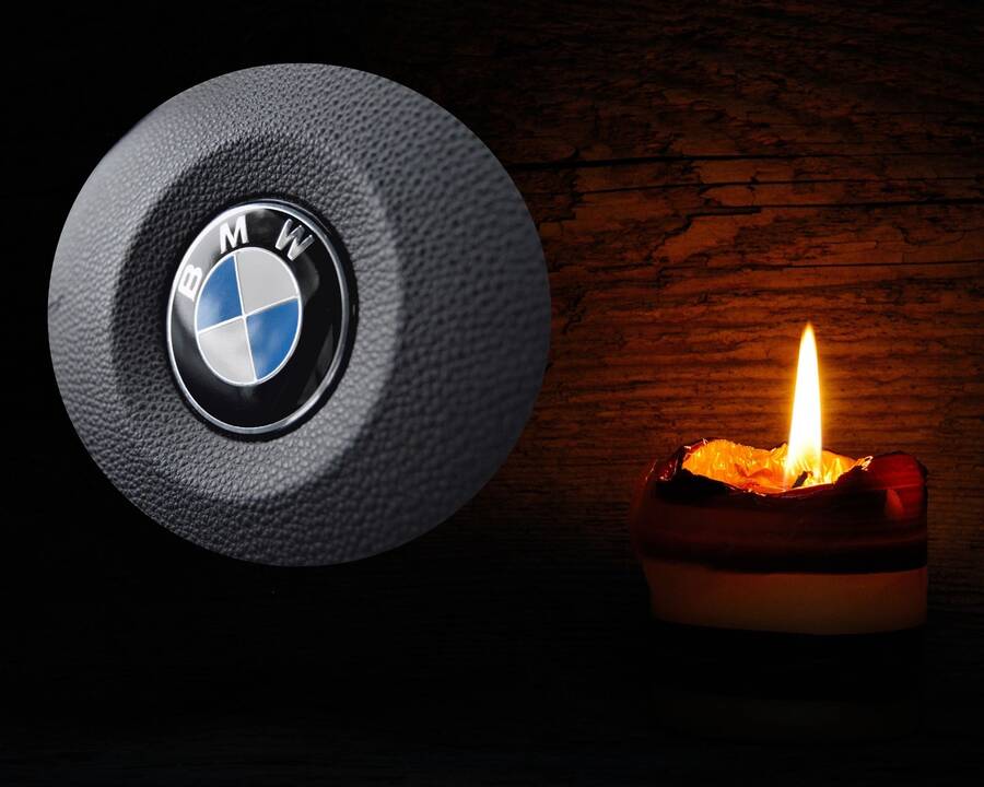 Pėsčiųjų perėjoje BMW partrenkta senolė mirė po dviejų mėnesių