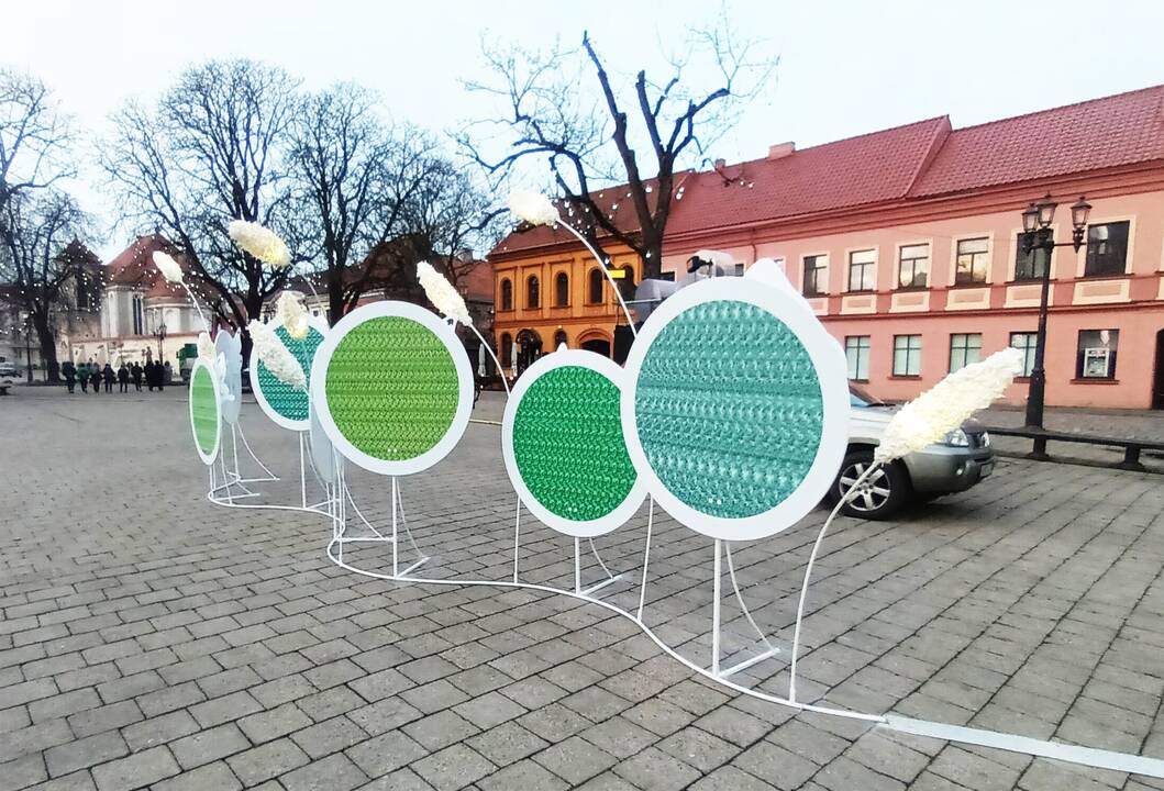 Drauge: L. Roževičiūtės-Elksnės stereogramų parodos „Mažasis princas: tikri dalykai akimis nematomi“ atidaryme – su vyru Vaidu, įmonės „Vėjo rožė“ vadovu. 