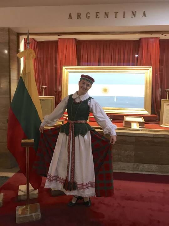 Lietuvybė: keliaudama po svečias šalis Viktorija nepamiršta tėvynės. „Esame maža šalis, tad norisi, kad mus žinotų“, – sako ji.