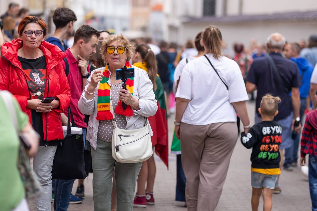 Triumfo eisena  nuo Aušros vartų iki Valdovų rūmų 