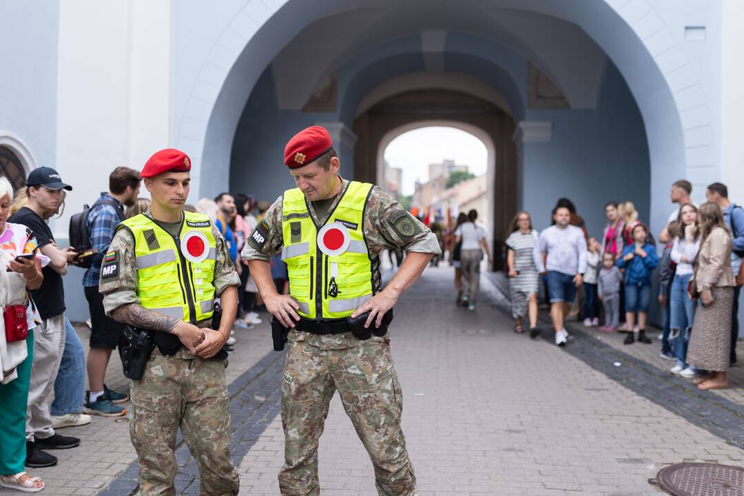 Triumfo eisena  nuo Aušros vartų iki Valdovų rūmų 