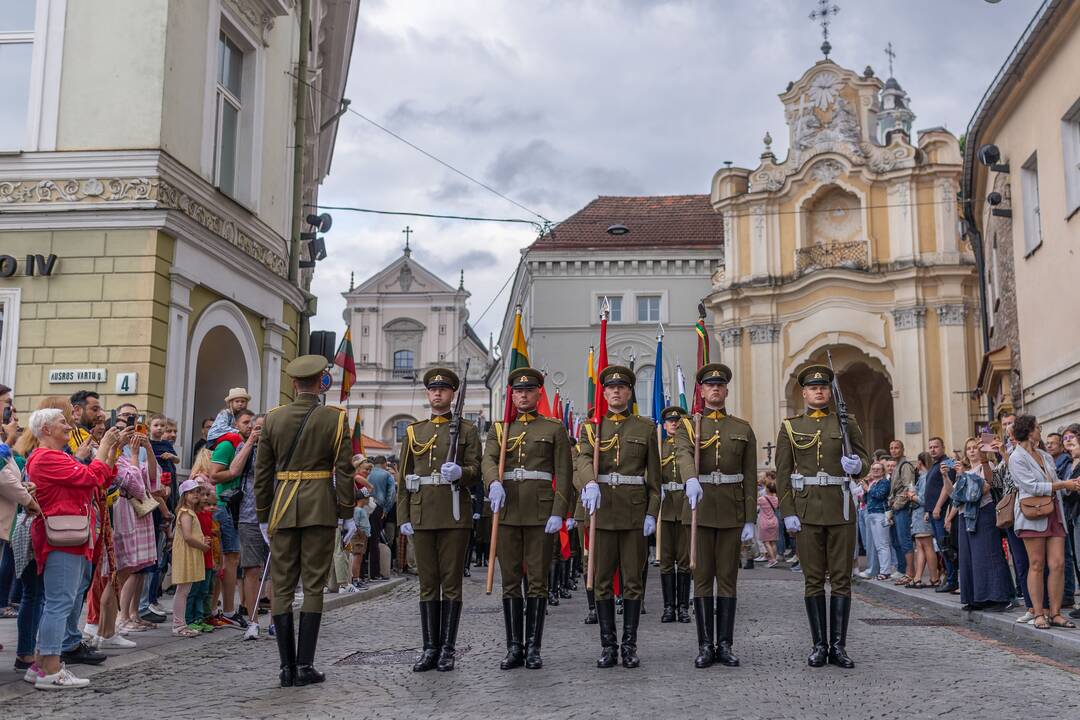 Triumfo eisena  nuo Aušros vartų iki Valdovų rūmų 