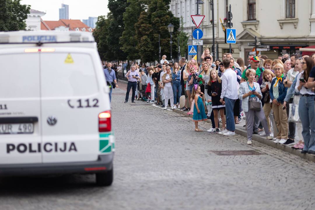 Triumfo eisena  nuo Aušros vartų iki Valdovų rūmų 