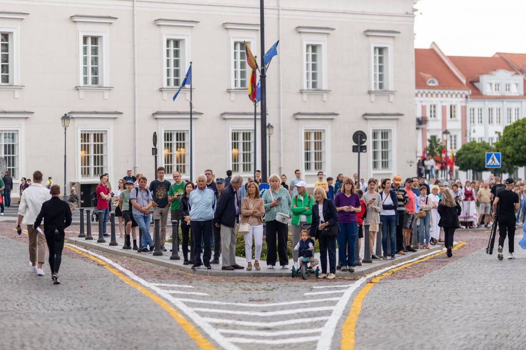 Triumfo eisena  nuo Aušros vartų iki Valdovų rūmų 