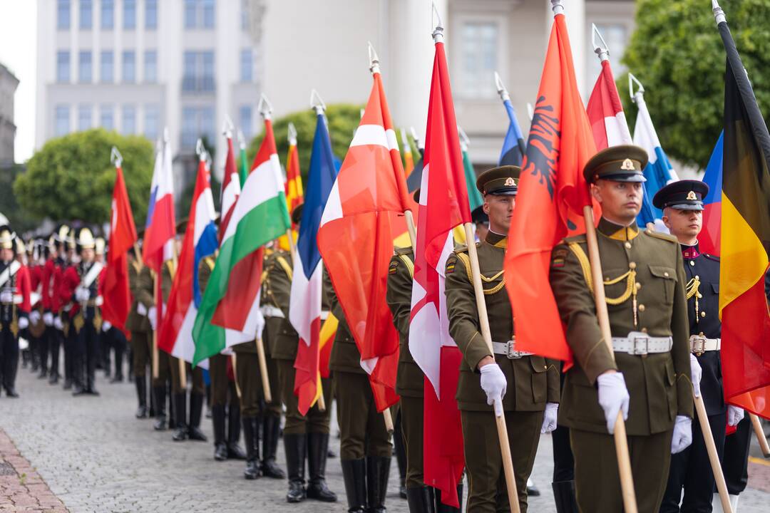 Triumfo eisena  nuo Aušros vartų iki Valdovų rūmų 