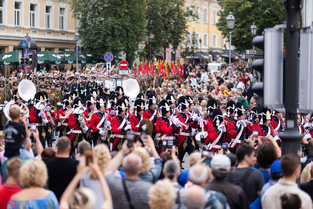 Triumfo eisena  nuo Aušros vartų iki Valdovų rūmų 