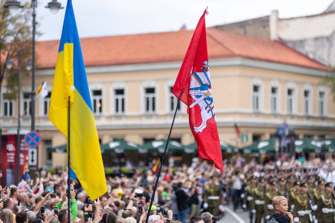 Triumfo eisena  nuo Aušros vartų iki Valdovų rūmų 