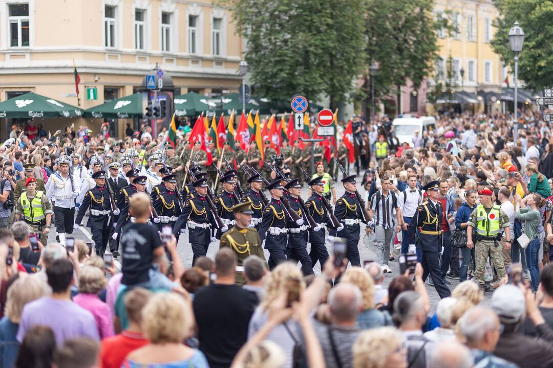 Triumfo eisena  nuo Aušros vartų iki Valdovų rūmų 