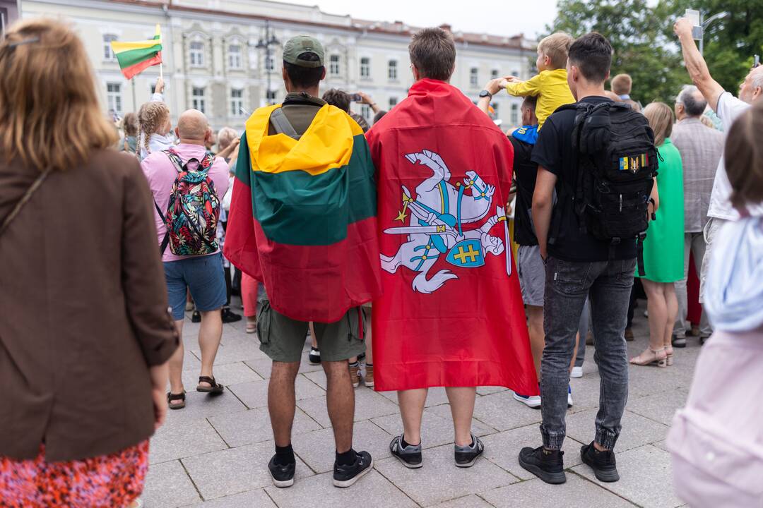 Triumfo eisena  nuo Aušros vartų iki Valdovų rūmų 