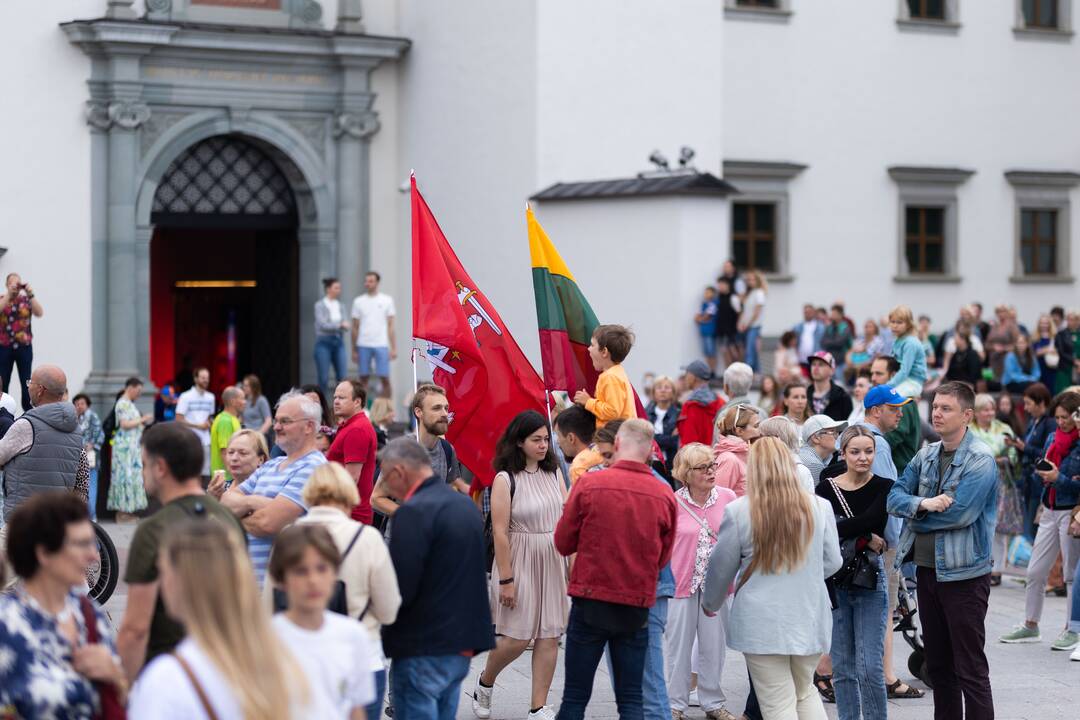 Triumfo eisena  nuo Aušros vartų iki Valdovų rūmų 