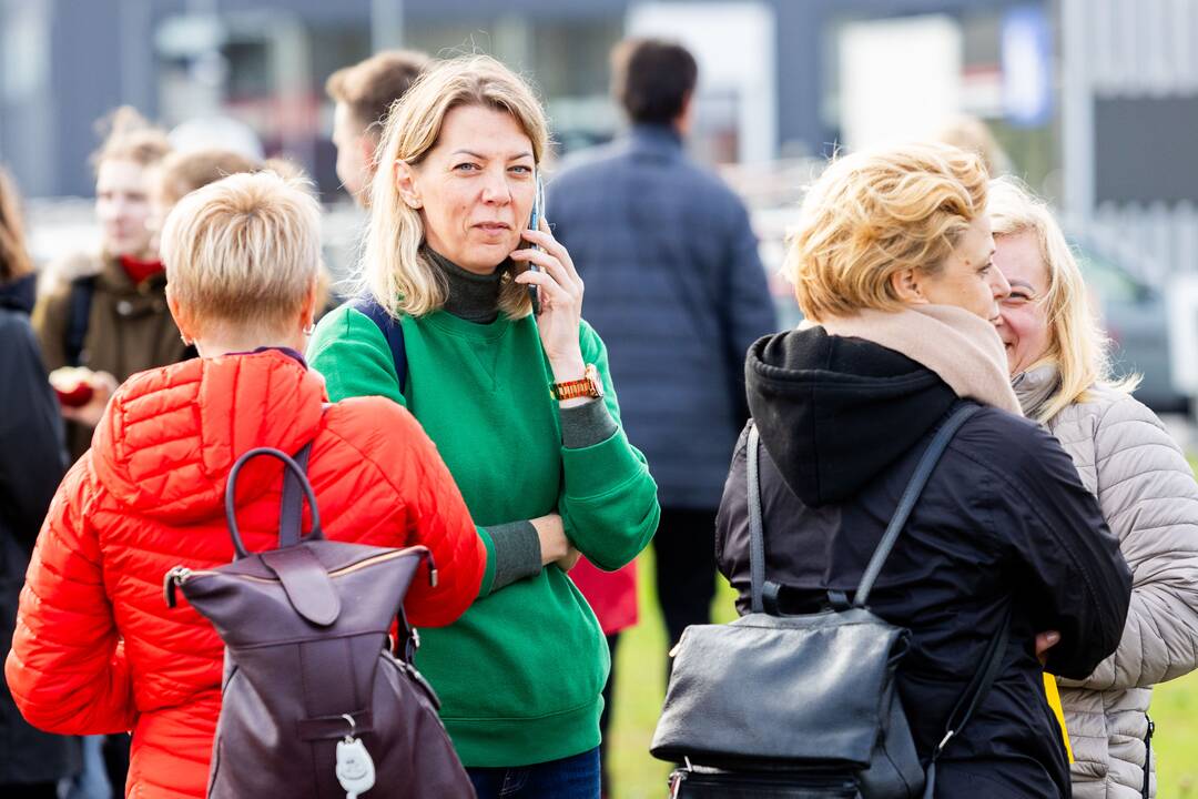 Nuo Klaipėdos į Vilnių žygiuojantys mokytojai pasiekė sostinę