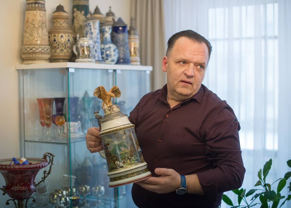 Pirma: alaus bokalų kolekcionavimas – Ž. Stanulevičiaus aistra, prasidėjusi nuo Vokietijoje rasto bokalo. Dabar jo namuose įvairiausių bokalų – per 500.