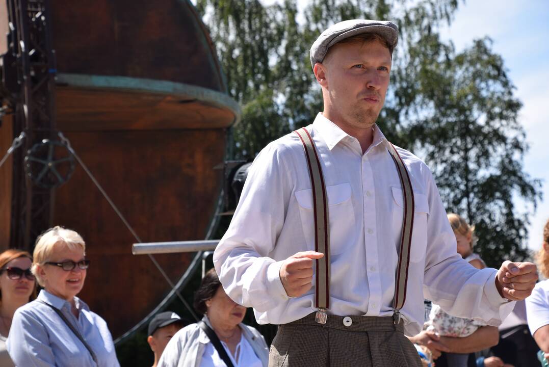 Tarptautinis gatvės teatrų festivalis „Šermukšnis“ Kaipėdoje