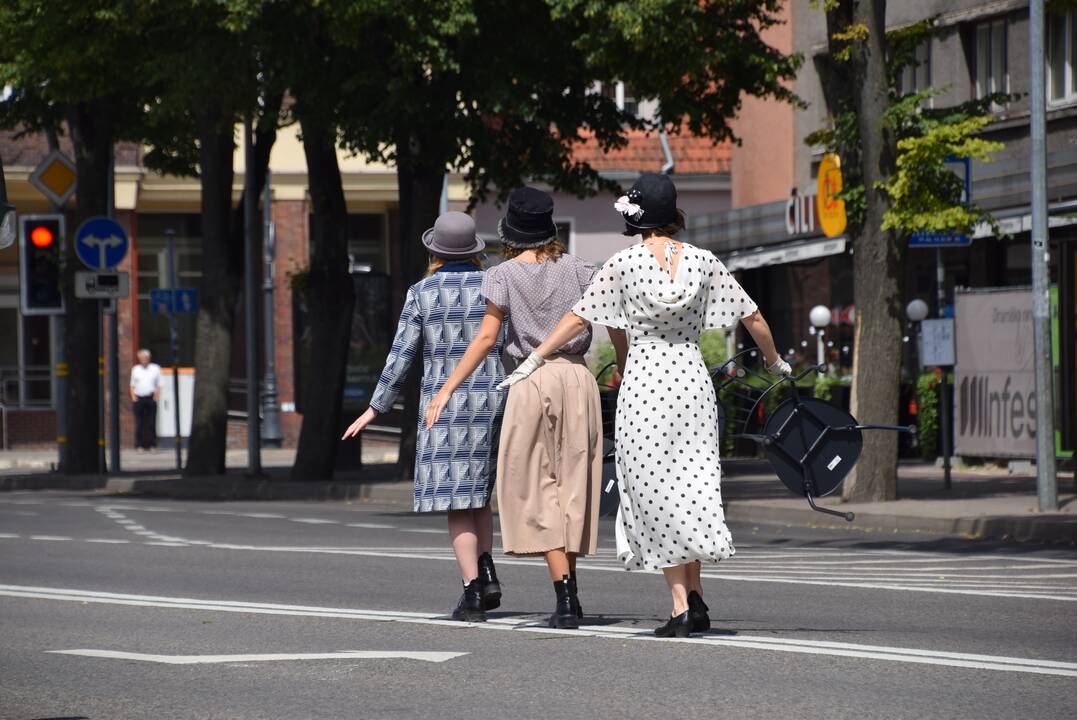 Tarptautinis gatvės teatrų festivalis „Šermukšnis“ Kaipėdoje