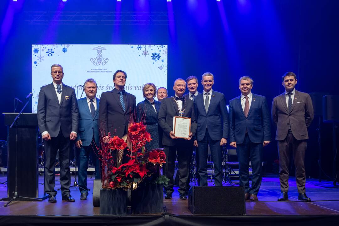 Įvertinimas: bronzos „Darbo žvaigždė“ įteikta už ypatingus nuopelnus šalies verslui.