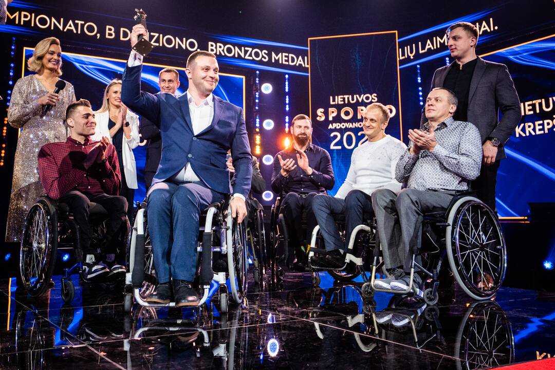Dublis: disko metikas M. Alekna (dešinėje) šiemet iškovojo Europos auksą, pasaulio sidabrą ir buvo pripažintas Europos lengvosios atletikos „Kylančia žvaigžde“, o atletą išugdęs M. Jusis – Metų treneris.