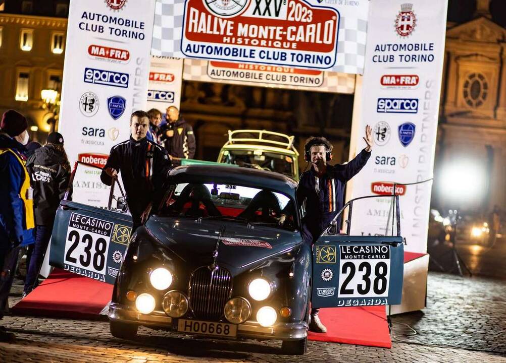 Žygis: lenkas M. Kumiega ir ukrainietė S. Kravs į Monte Karlą atriedėjo 1932-ųjų „Peugeot 201 Coupe“.