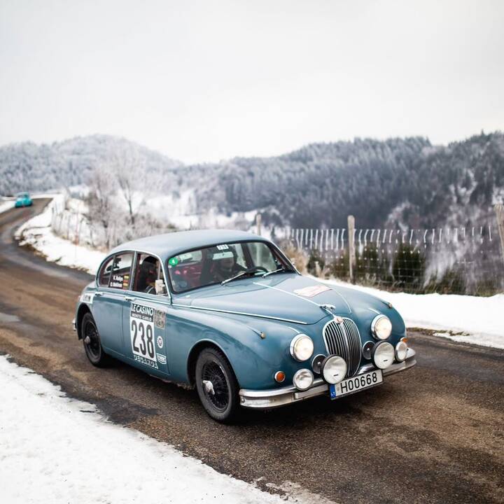 Žygis: lenkas M. Kumiega ir ukrainietė S. Kravs į Monte Karlą atriedėjo 1932-ųjų „Peugeot 201 Coupe“.