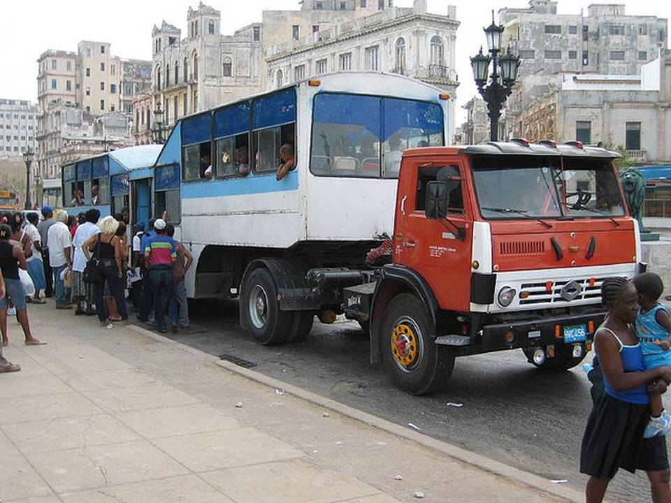 Matatu kursuoja tik vairuotojams žinomais (pirmiausia – pelningais) maršrutais.