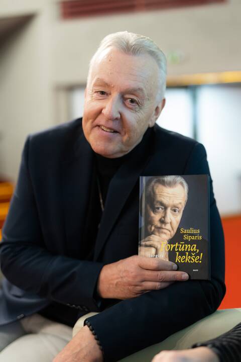Atsivėrimai: biografinėje knygoje aktorius S. Siparis atvirai, nevengdamas autoironijos ir neslėpdamas jausmų pasakoja apie savo gyvenimą.
