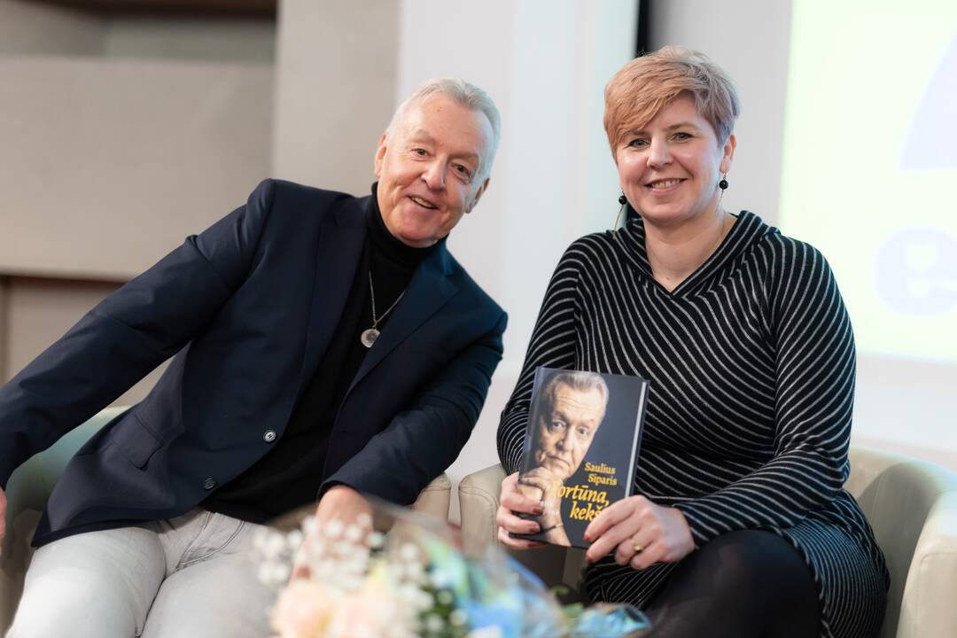 Atsivėrimai: biografinėje knygoje aktorius S. Siparis atvirai, nevengdamas autoironijos ir neslėpdamas jausmų pasakoja apie savo gyvenimą.