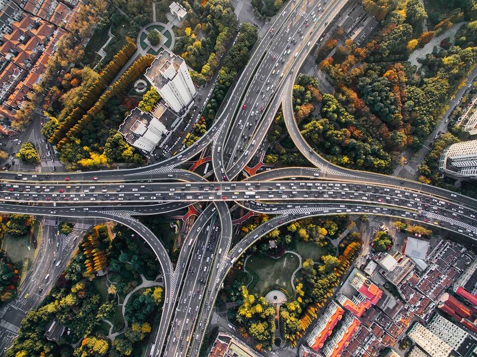 Civilizacija: privačių automobilių vairuotojai atsakingi ne tik už spūstis ar taršą.