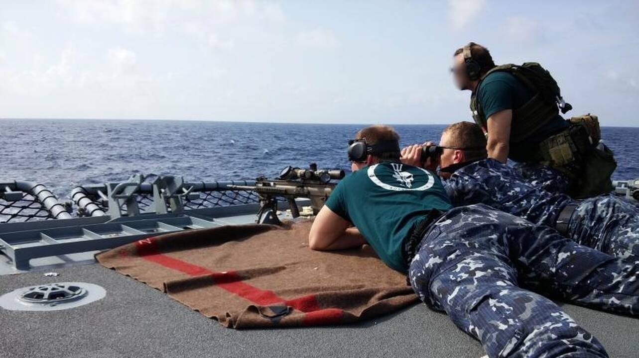 Kaip kare: snaiperiai stebi piratų veiksmus jūroje.