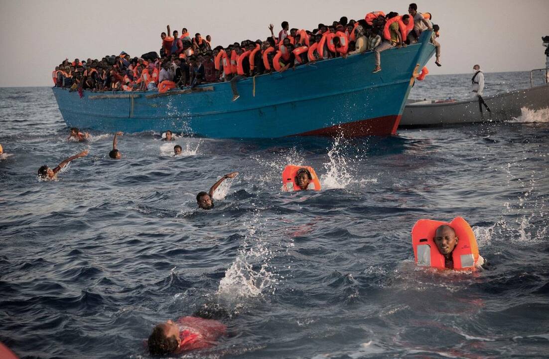 Kaip kare: snaiperiai stebi piratų veiksmus jūroje.