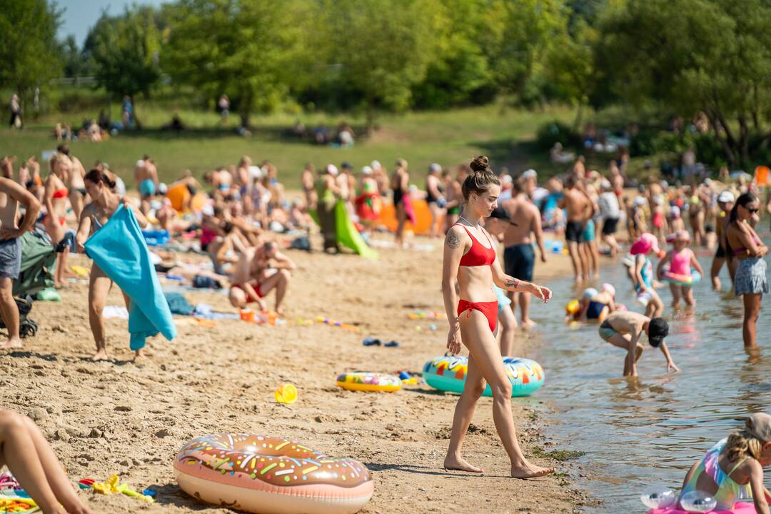 Kauniečių poilsis prie vandens telkinių