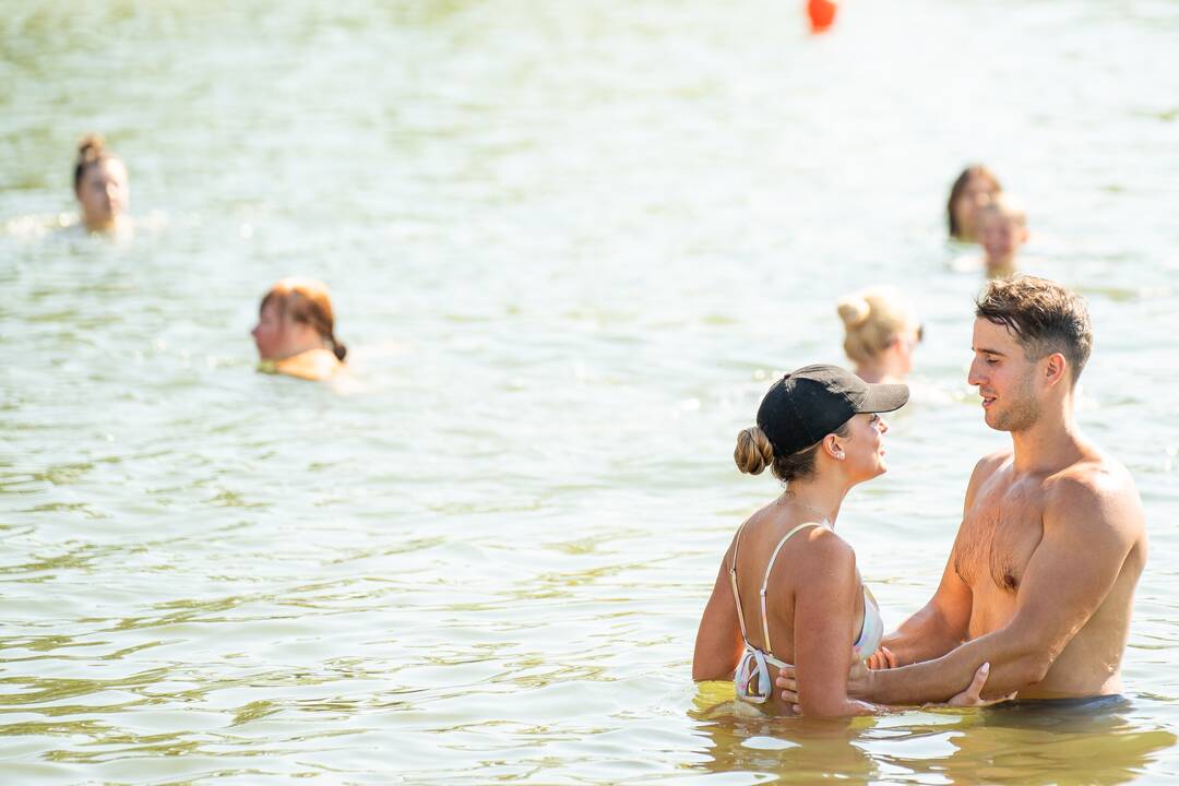 Kauniečių poilsis prie vandens telkinių
