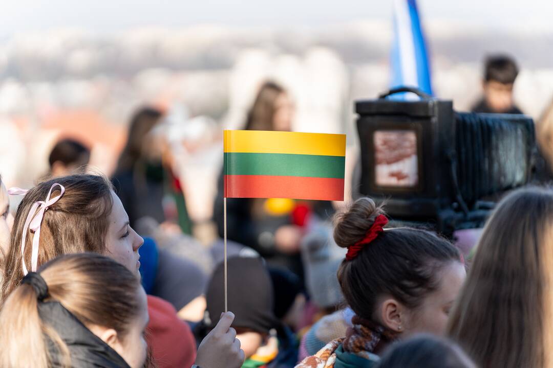 „Tautiška giesmė“ ant Aleksoto apžvalgos aikštelės