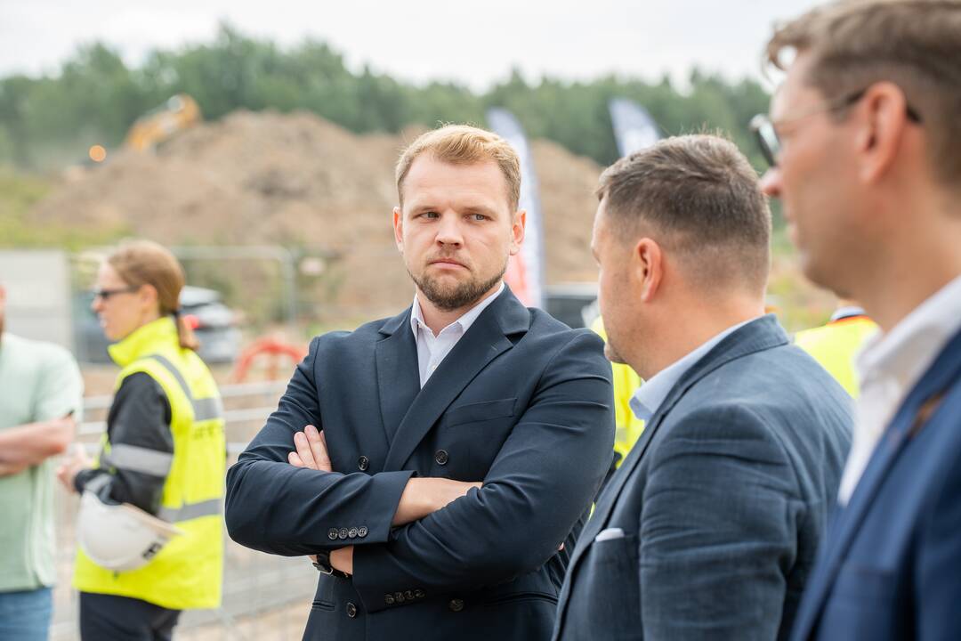 Kauno rajone kyla moderniausias Baltijos šalyse „Omniva LT“ siuntų rūšiavimo terminalas
