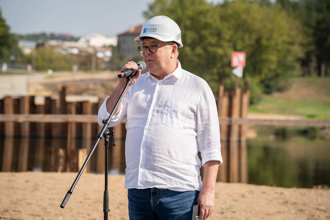 Kaune pradėtos pėsčiųjų tilto per Nemuną statybos