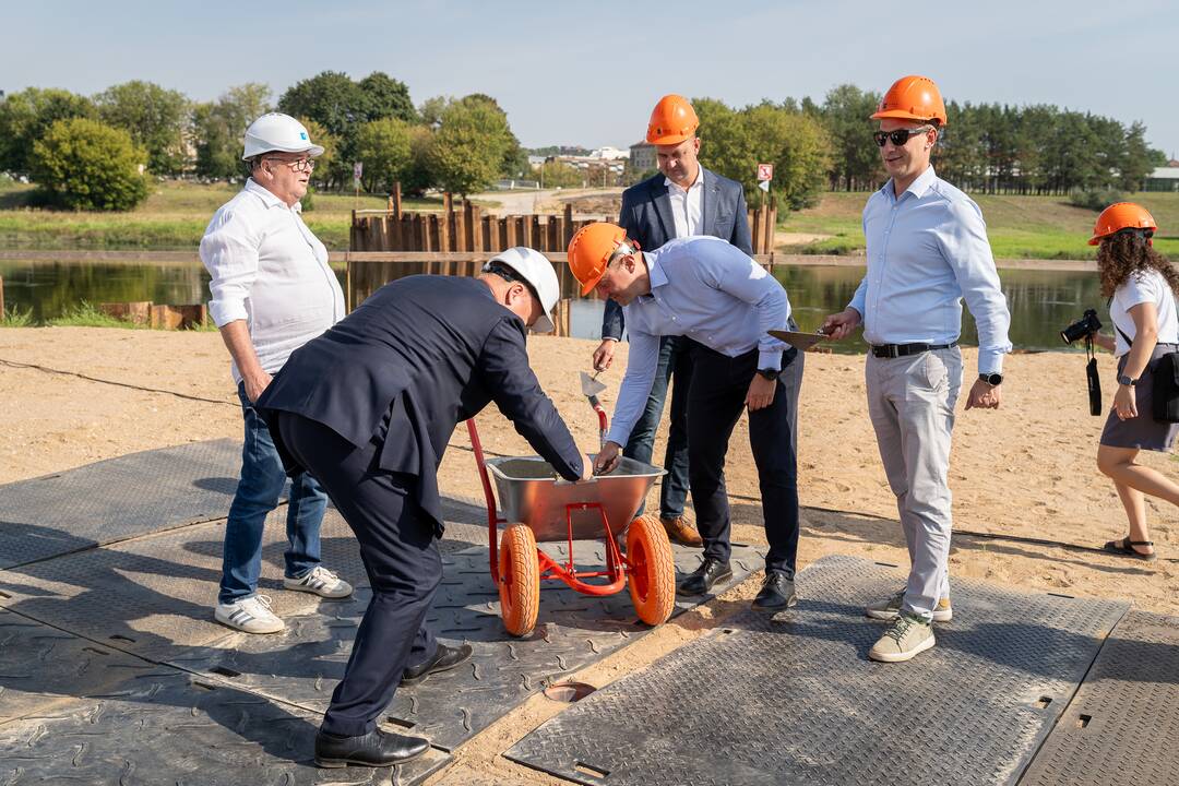 Kaune pradėtos pėsčiųjų tilto per Nemuną statybos
