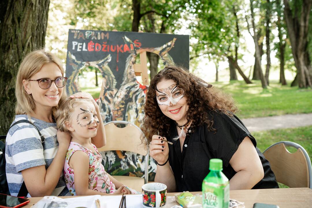 Kauniečius į Pelėdų kalną subūrė tradicinis „Meno piknikas“
