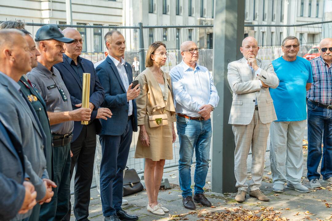 Policijos obelisko kapsulės įkasimo ceremonija