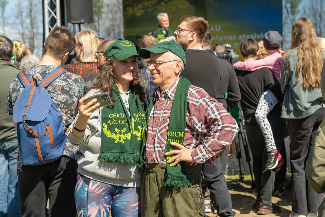 Ukrainos aukų atminties ąžuolynas 